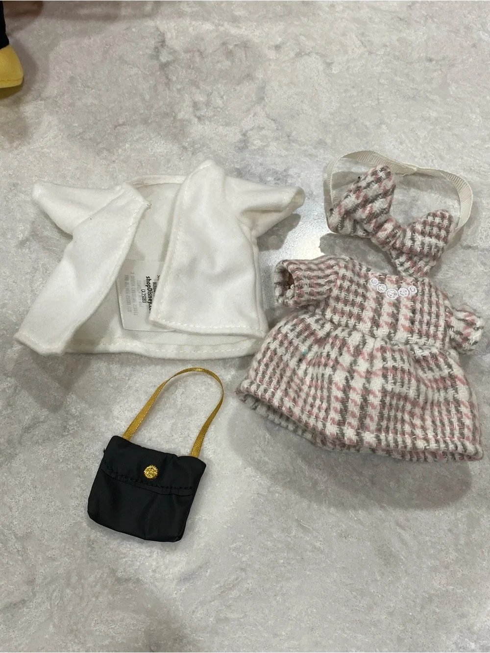 Lot of Disney Nuimos Daisy Duck and Minnie Mouse and 4 Outfits